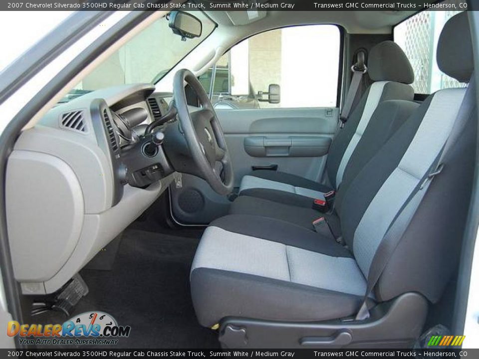 2007 Chevrolet Silverado 3500HD Regular Cab Chassis Stake Truck Summit White / Medium Gray Photo #17