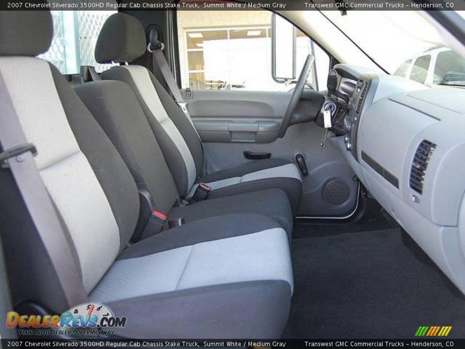 2007 Chevrolet Silverado 3500HD Regular Cab Chassis Stake Truck Summit White / Medium Gray Photo #18