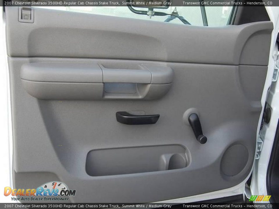 2007 Chevrolet Silverado 3500HD Regular Cab Chassis Stake Truck Summit White / Medium Gray Photo #21