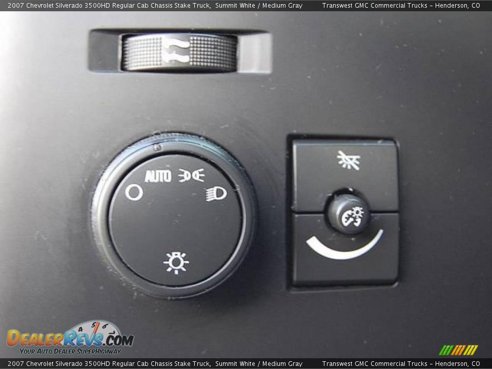 2007 Chevrolet Silverado 3500HD Regular Cab Chassis Stake Truck Summit White / Medium Gray Photo #22