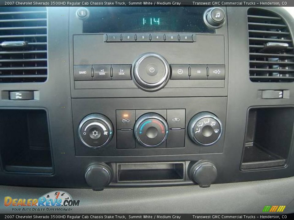2007 Chevrolet Silverado 3500HD Regular Cab Chassis Stake Truck Summit White / Medium Gray Photo #24
