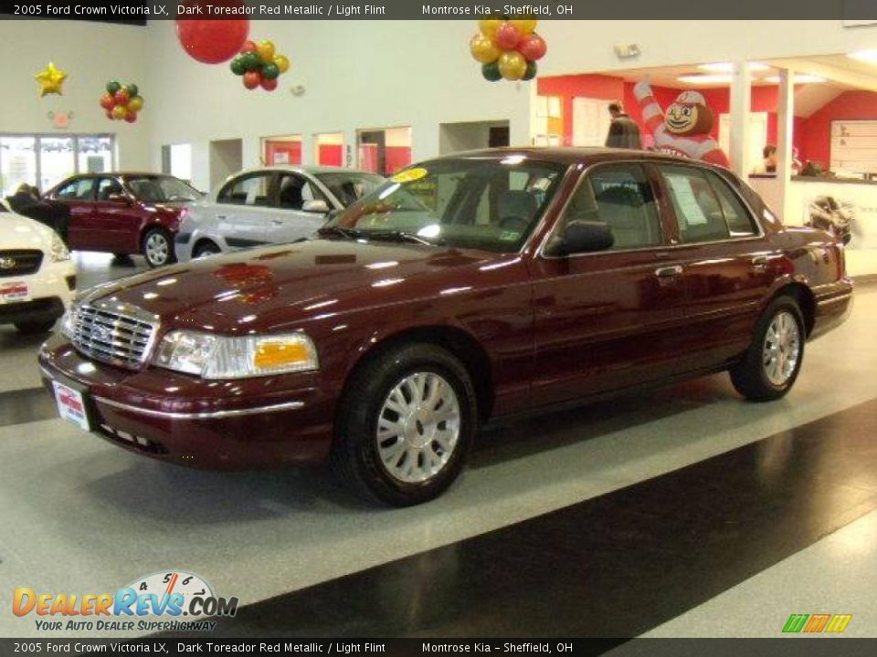 2005 Ford Crown Victoria LX Dark Toreador Red Metallic / Light Flint Photo #1