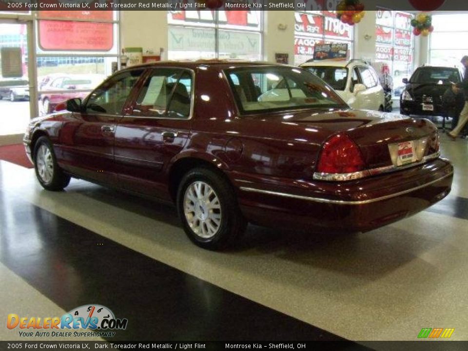 2005 Ford Crown Victoria LX Dark Toreador Red Metallic / Light Flint Photo #3