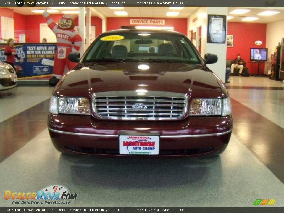 2005 Ford Crown Victoria LX Dark Toreador Red Metallic / Light Flint Photo #9