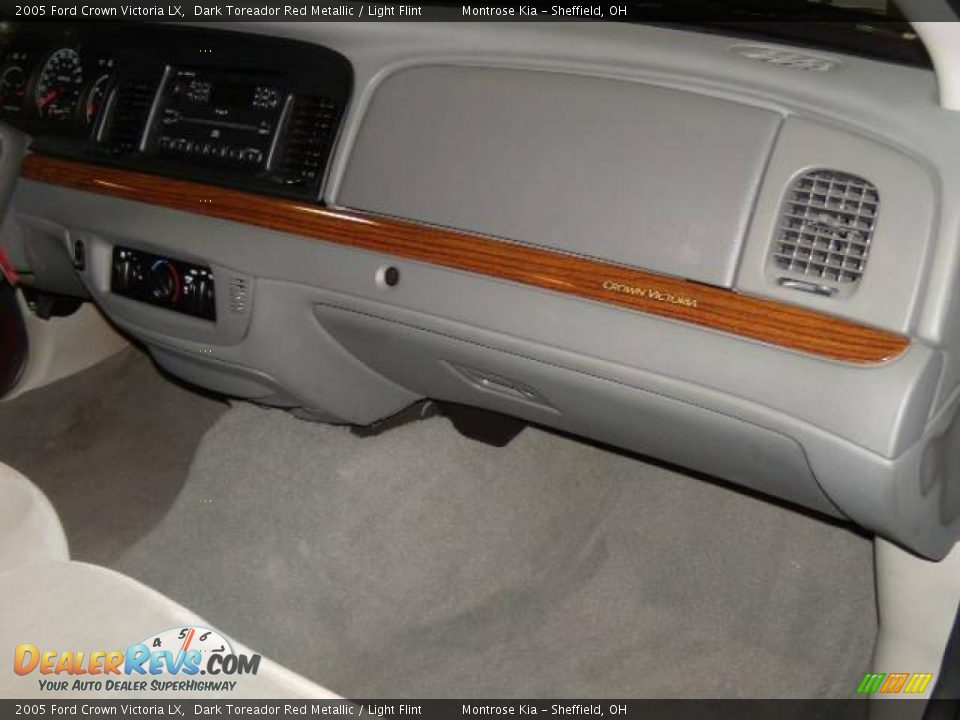2005 Ford Crown Victoria LX Dark Toreador Red Metallic / Light Flint Photo #25
