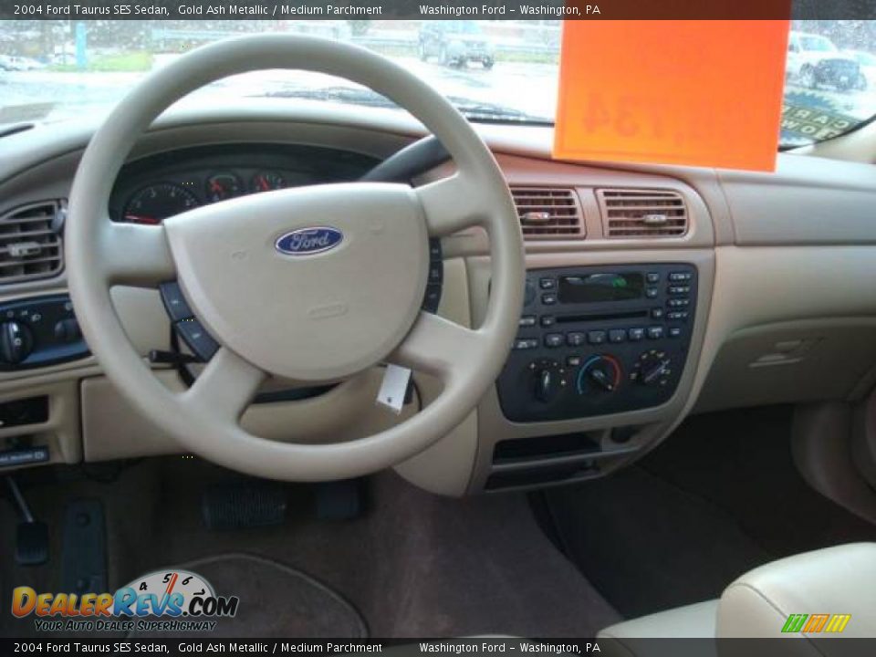 2004 Ford Taurus SES Sedan Gold Ash Metallic / Medium Parchment Photo #12