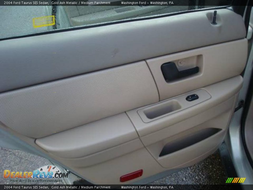 2004 Ford Taurus SES Sedan Gold Ash Metallic / Medium Parchment Photo #13
