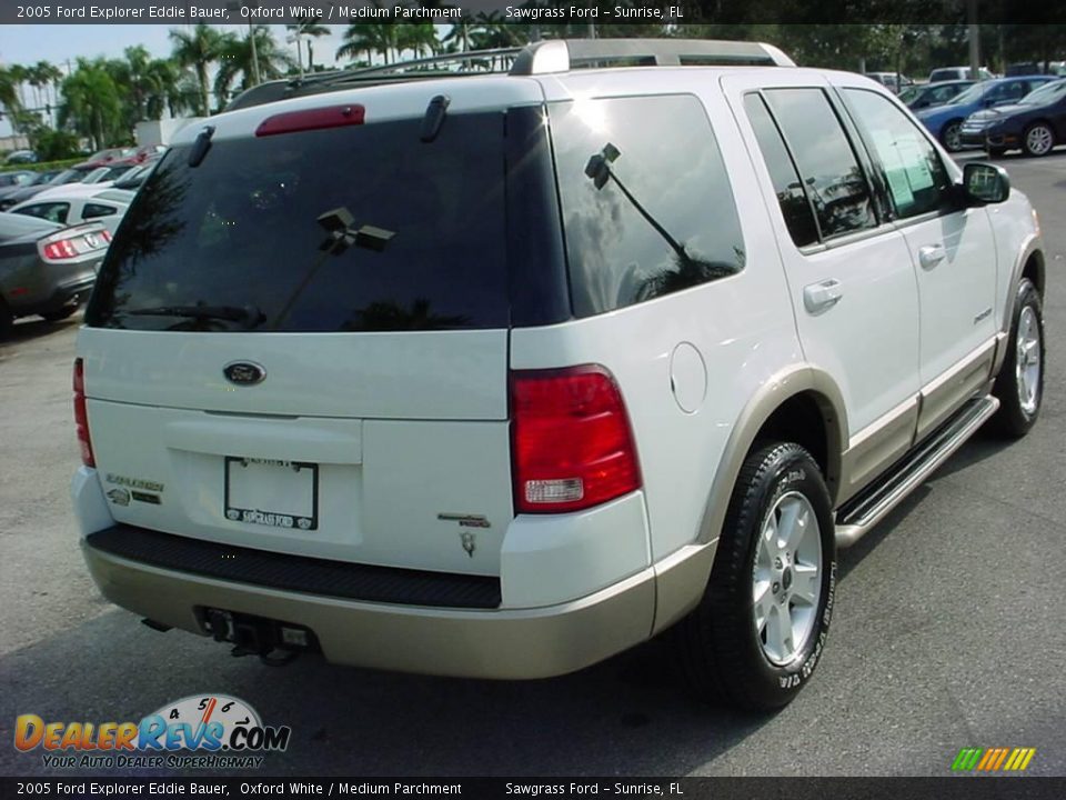 2005 Ford Explorer Eddie Bauer Oxford White / Medium Parchment Photo #3
