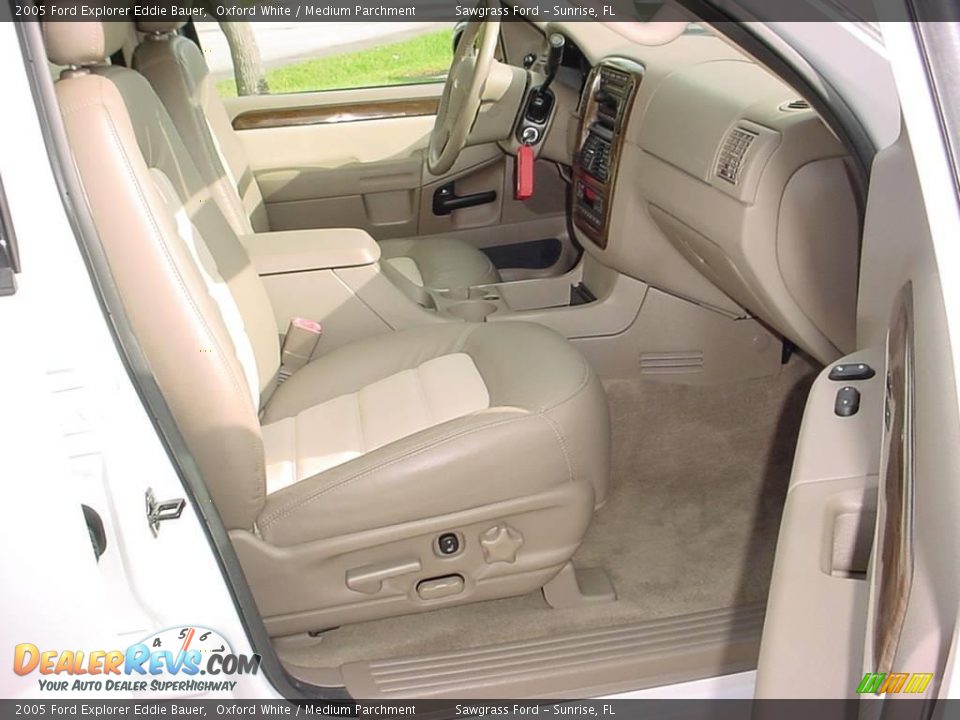 2005 Ford Explorer Eddie Bauer Oxford White / Medium Parchment Photo #12