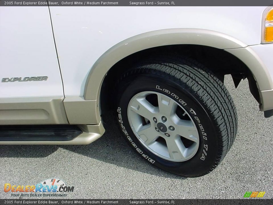 2005 Ford Explorer Eddie Bauer Oxford White / Medium Parchment Photo #16