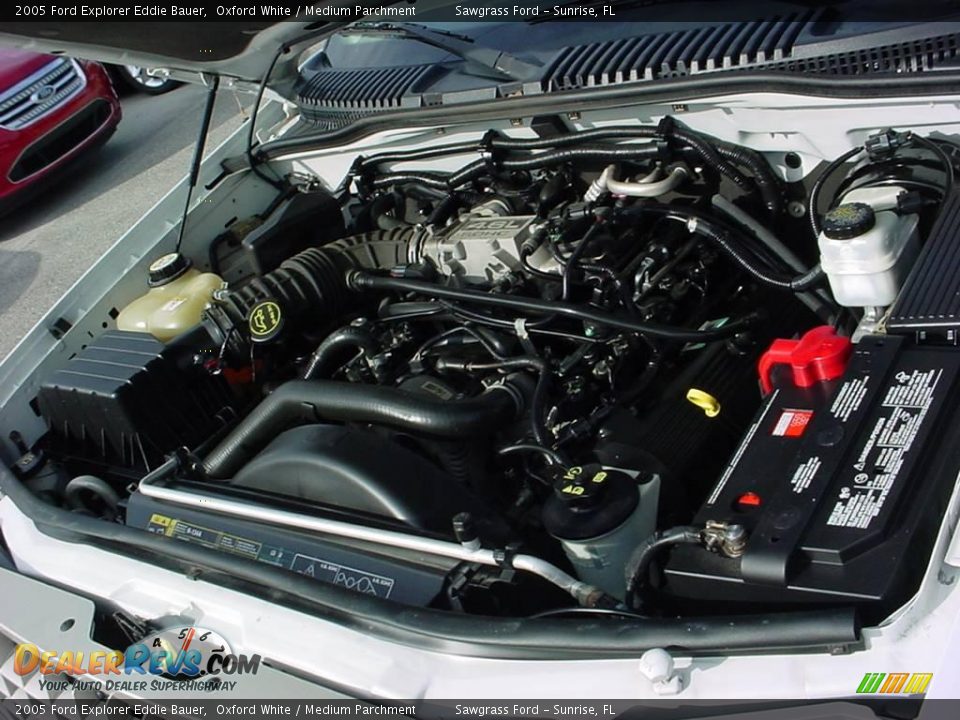 2005 Ford Explorer Eddie Bauer Oxford White / Medium Parchment Photo #17