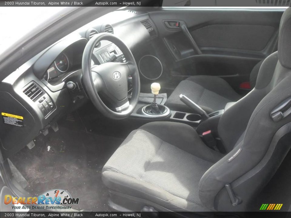 2003 Hyundai Tiburon Alpine White / Black Photo #9