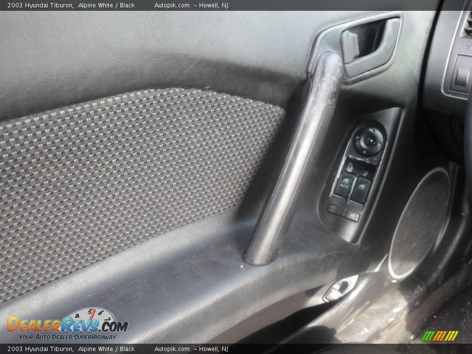 2003 Hyundai Tiburon Alpine White / Black Photo #17