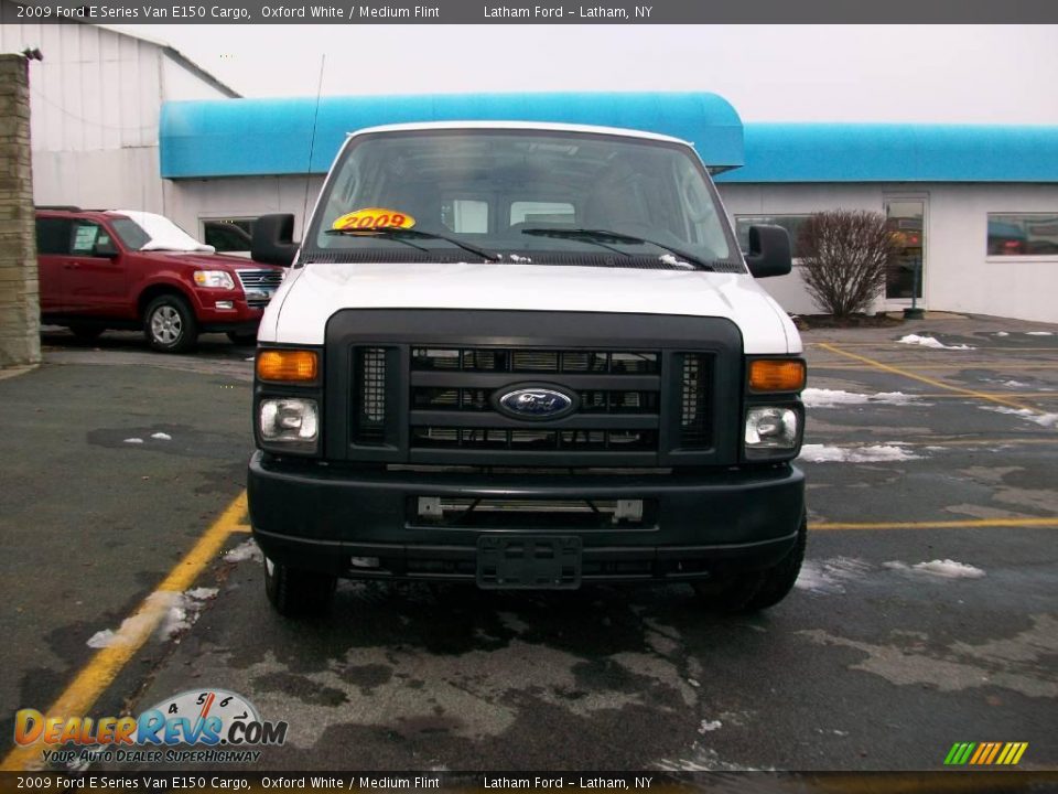2009 Ford E Series Van E150 Cargo Oxford White / Medium Flint Photo #2