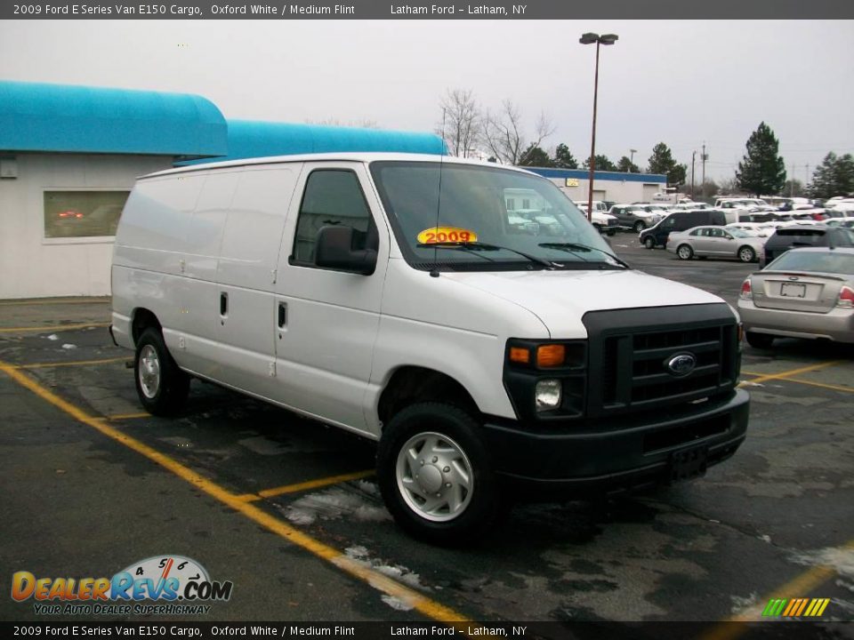 2009 Ford E Series Van E150 Cargo Oxford White / Medium Flint Photo #3