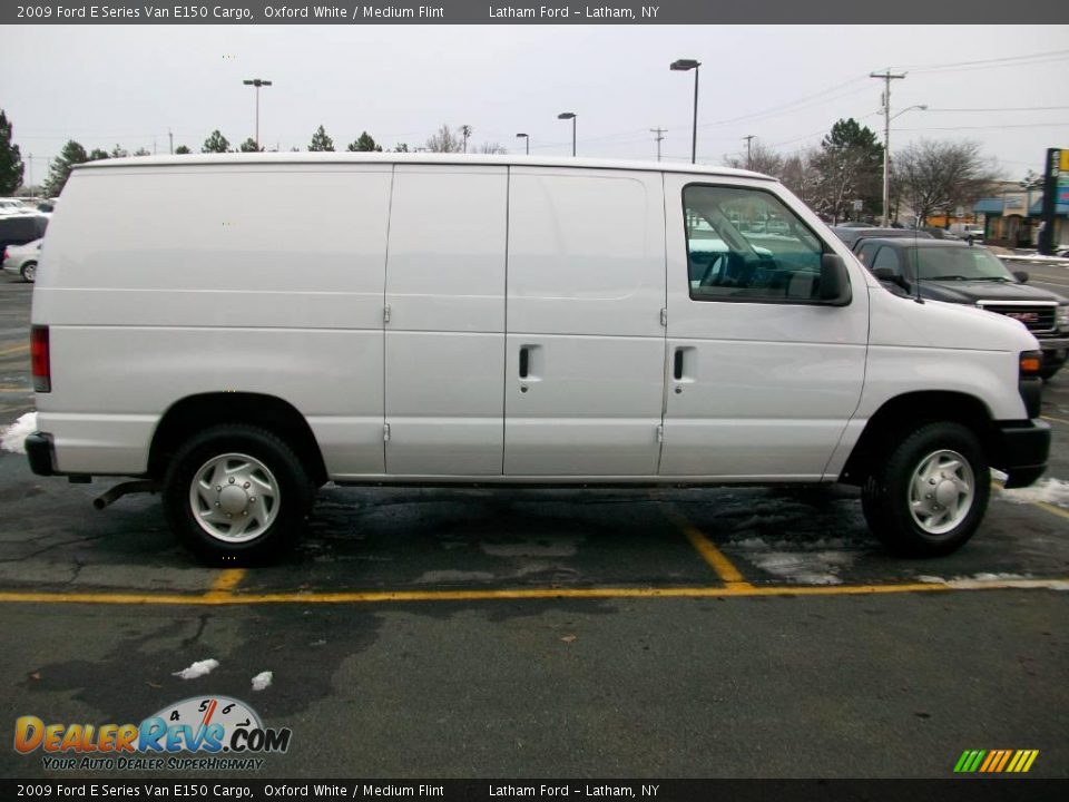 2009 Ford E Series Van E150 Cargo Oxford White / Medium Flint Photo #4
