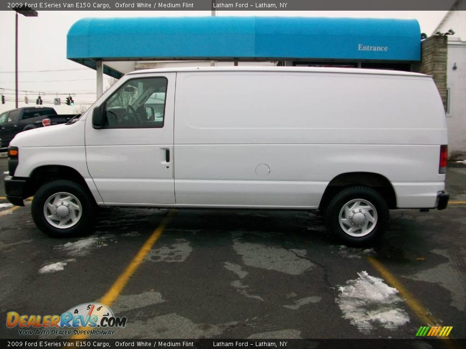 2009 Ford E Series Van E150 Cargo Oxford White / Medium Flint Photo #6