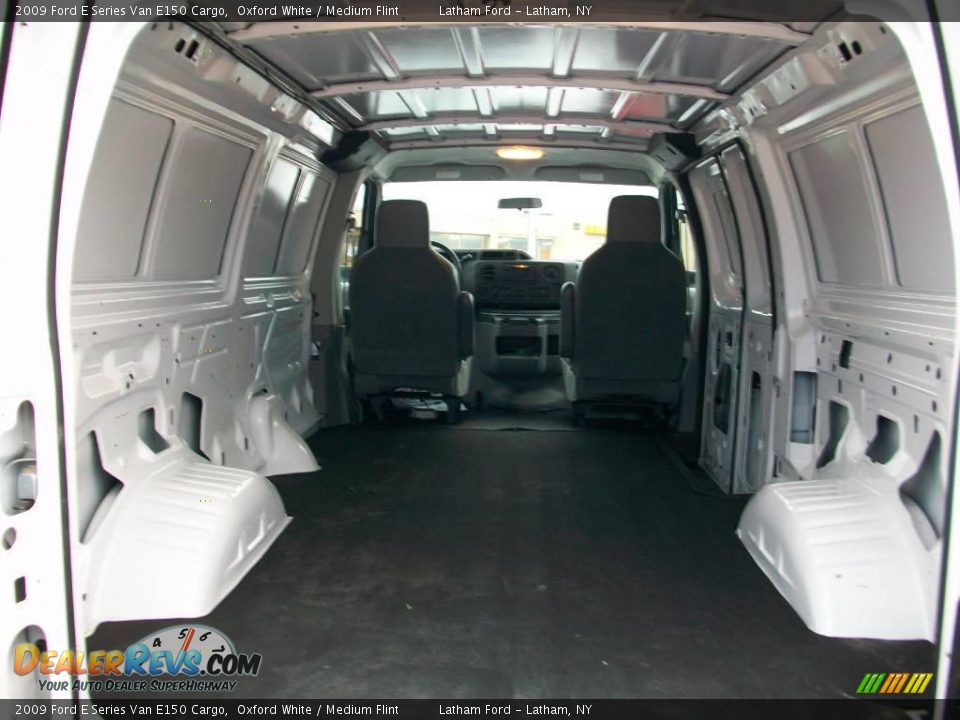 2009 Ford E Series Van E150 Cargo Oxford White / Medium Flint Photo #9