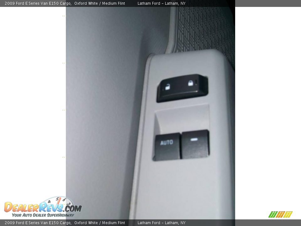 2009 Ford E Series Van E150 Cargo Oxford White / Medium Flint Photo #11