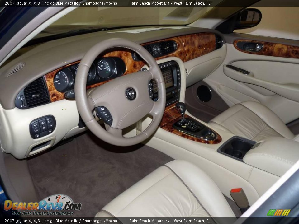 2007 Jaguar XJ XJ8 Indigo Blue Metallic / Champagne/Mocha Photo #17