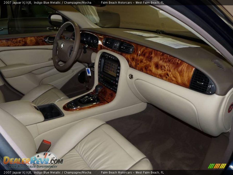 2007 Jaguar XJ XJ8 Indigo Blue Metallic / Champagne/Mocha Photo #27