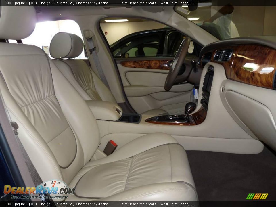 2007 Jaguar XJ XJ8 Indigo Blue Metallic / Champagne/Mocha Photo #28