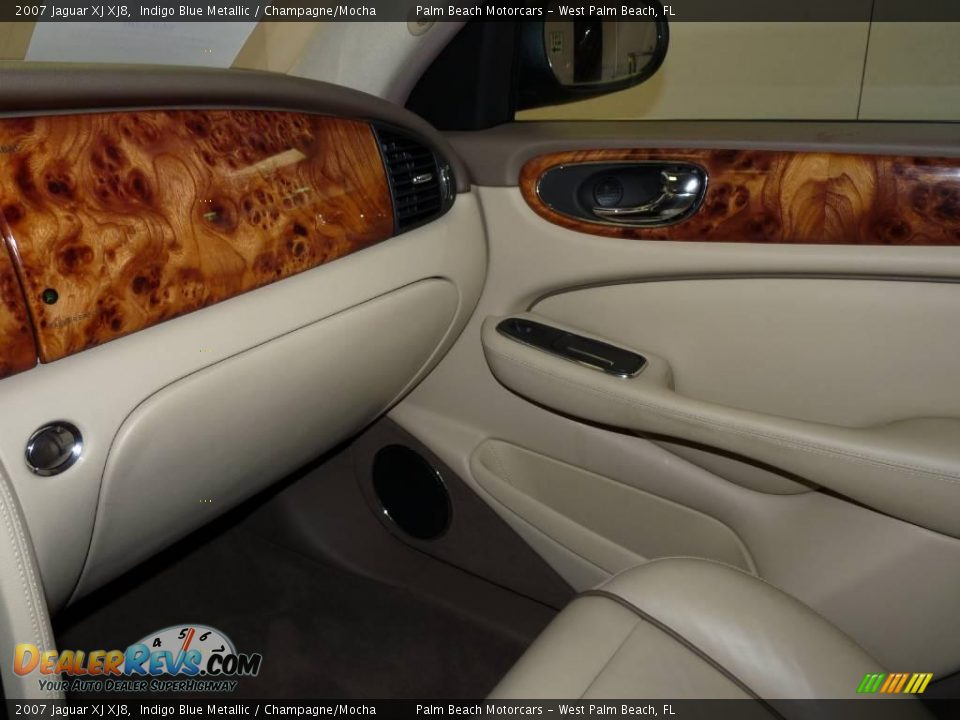 2007 Jaguar XJ XJ8 Indigo Blue Metallic / Champagne/Mocha Photo #31