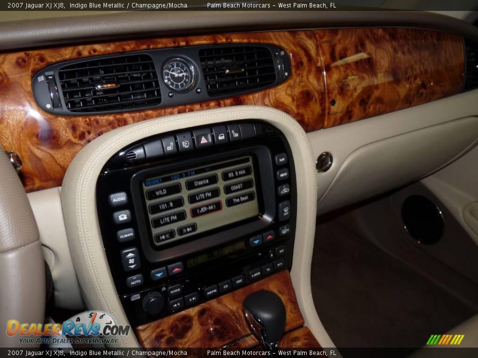 2007 Jaguar XJ XJ8 Indigo Blue Metallic / Champagne/Mocha Photo #32