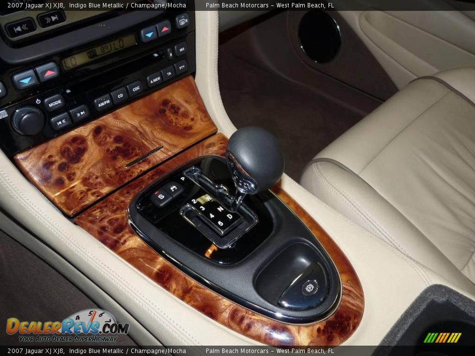 2007 Jaguar XJ XJ8 Indigo Blue Metallic / Champagne/Mocha Photo #33