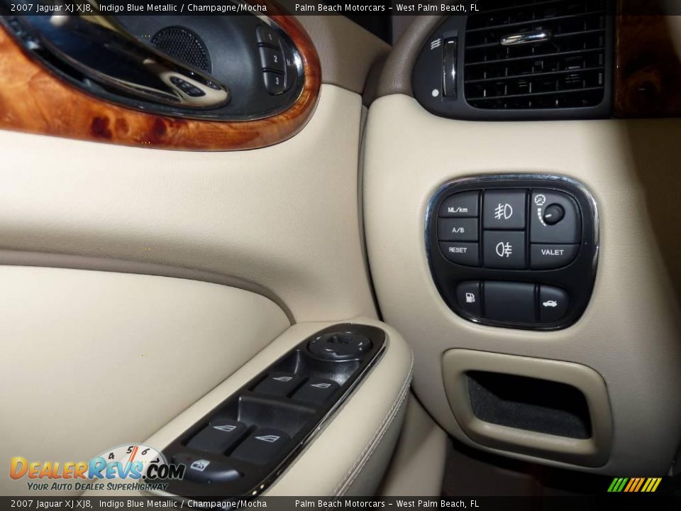 2007 Jaguar XJ XJ8 Indigo Blue Metallic / Champagne/Mocha Photo #35