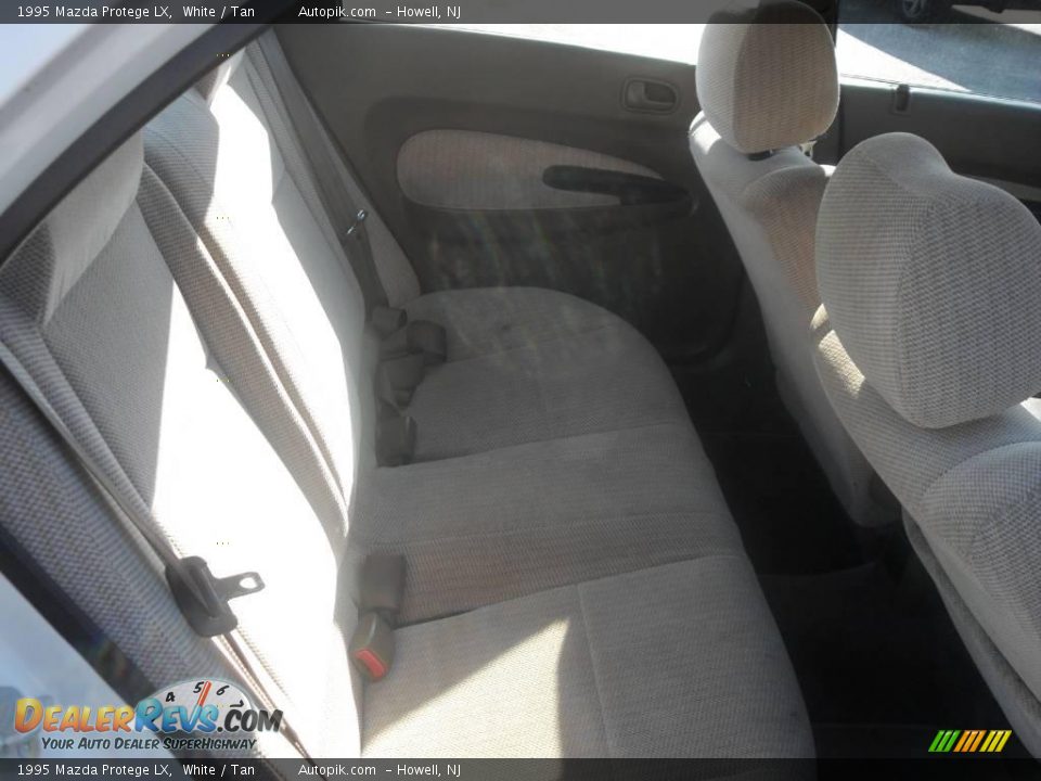 1995 Mazda Protege LX White / Tan Photo #11