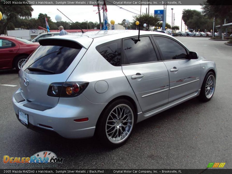 2005 Mazda MAZDA3 s Hatchback Sunlight Silver Metallic / Black/Red Photo #9