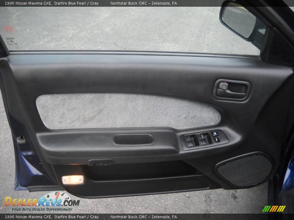 1996 Nissan Maxima GXE Starfire Blue Pearl / Gray Photo #6