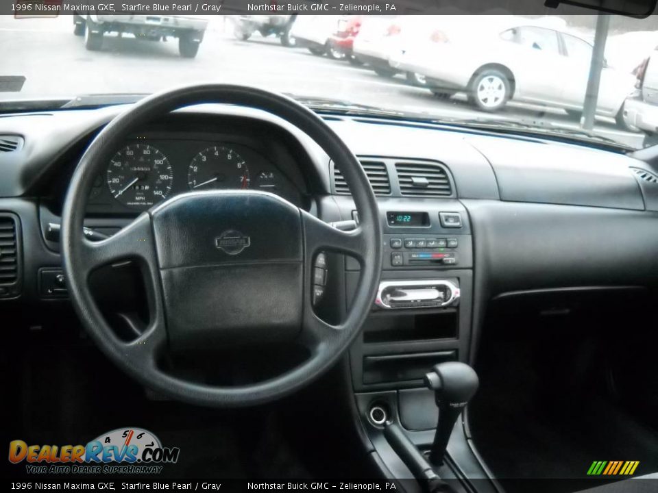 1996 Nissan Maxima GXE Starfire Blue Pearl / Gray Photo #11