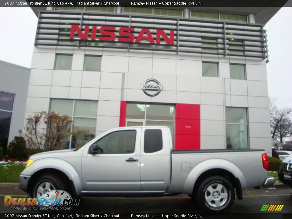 2007 Nissan Frontier SE King Cab 4x4 Radiant Silver / Charcoal Photo #5