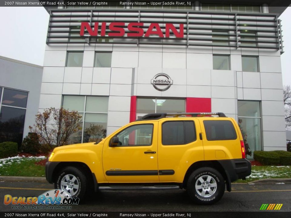 2007 Nissan Xterra Off Road 4x4 Solar Yellow / Graphite Photo #5