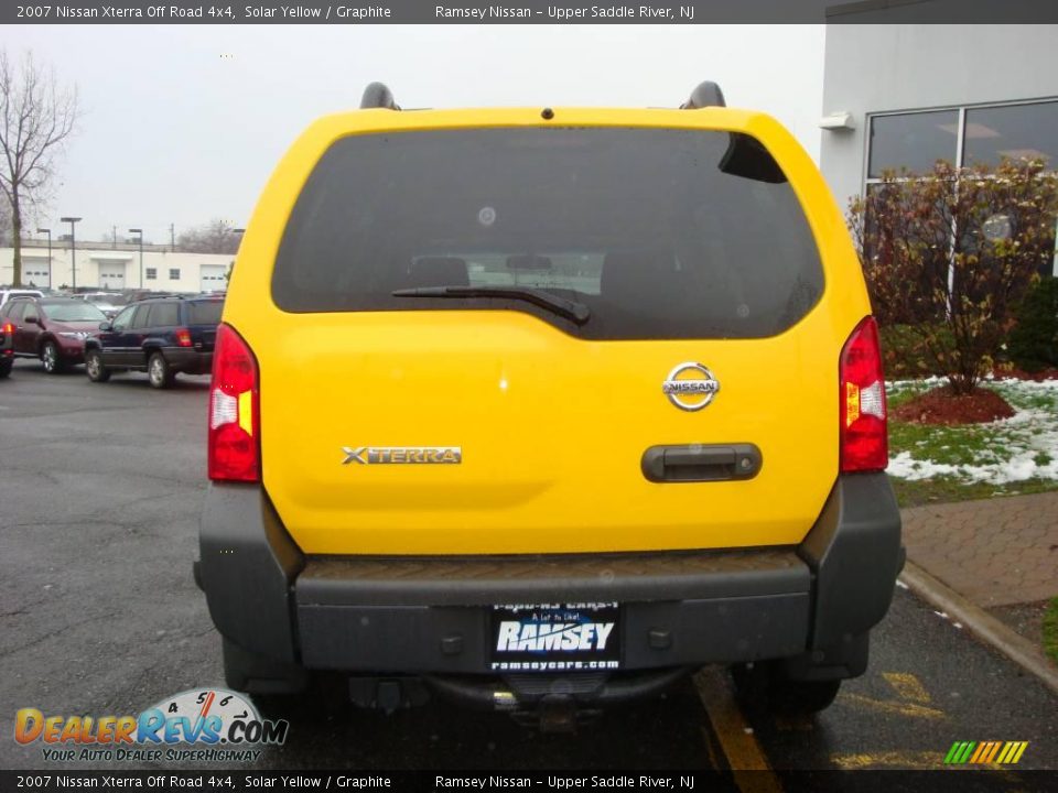 2007 Nissan Xterra Off Road 4x4 Solar Yellow / Graphite Photo #8