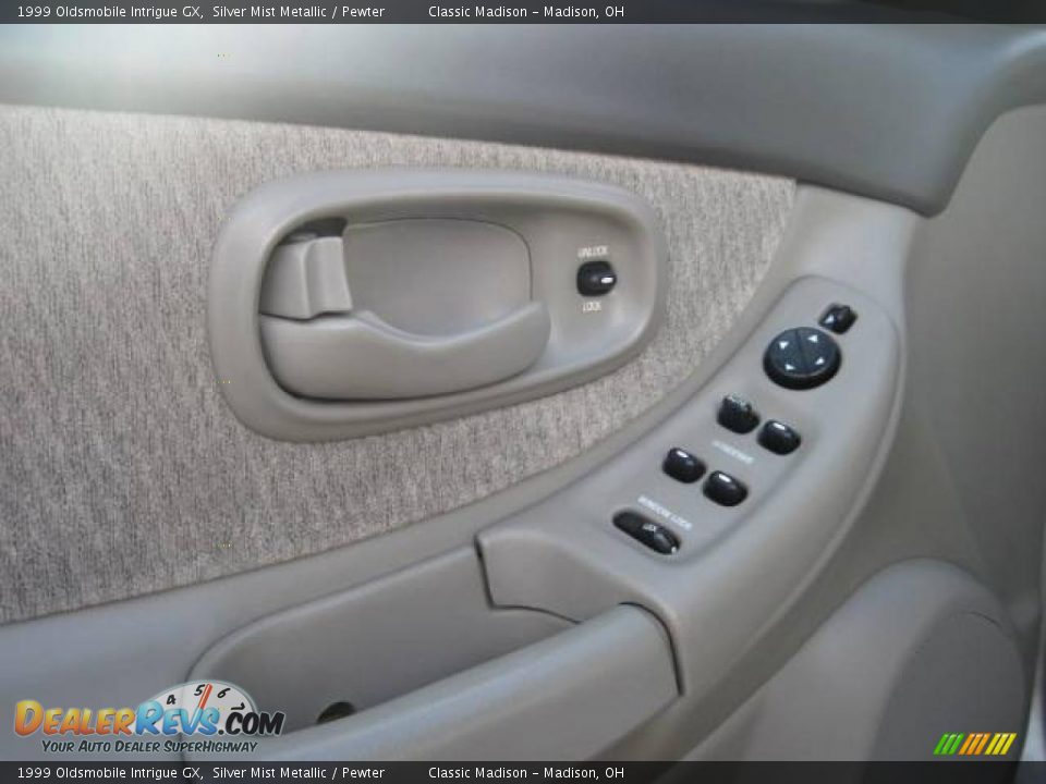 1999 Oldsmobile Intrigue GX Silver Mist Metallic / Pewter Photo #12