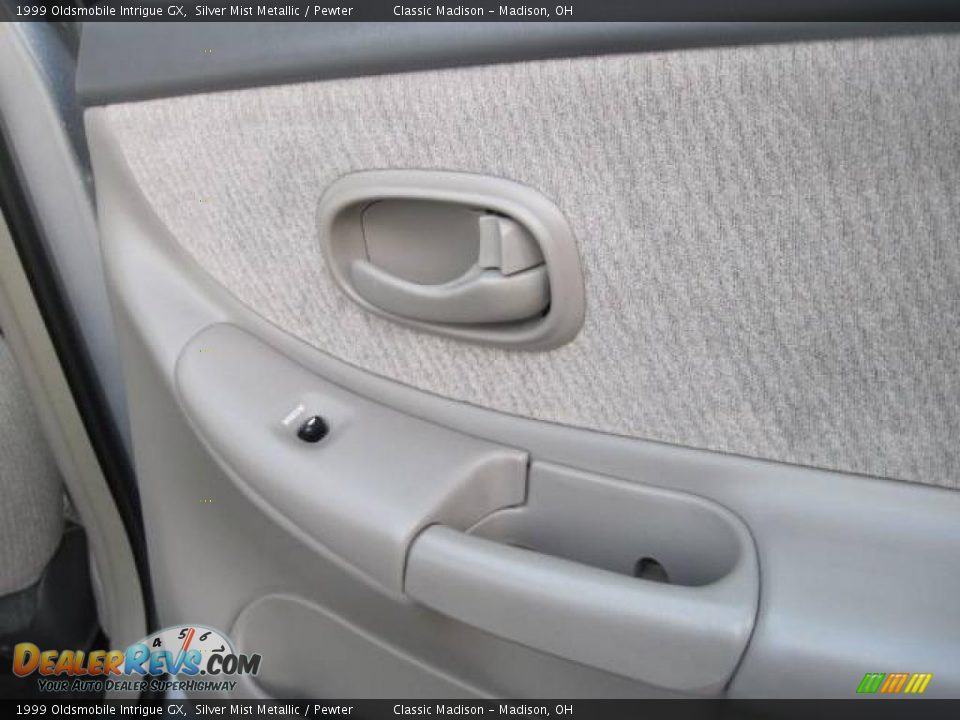 1999 Oldsmobile Intrigue GX Silver Mist Metallic / Pewter Photo #17