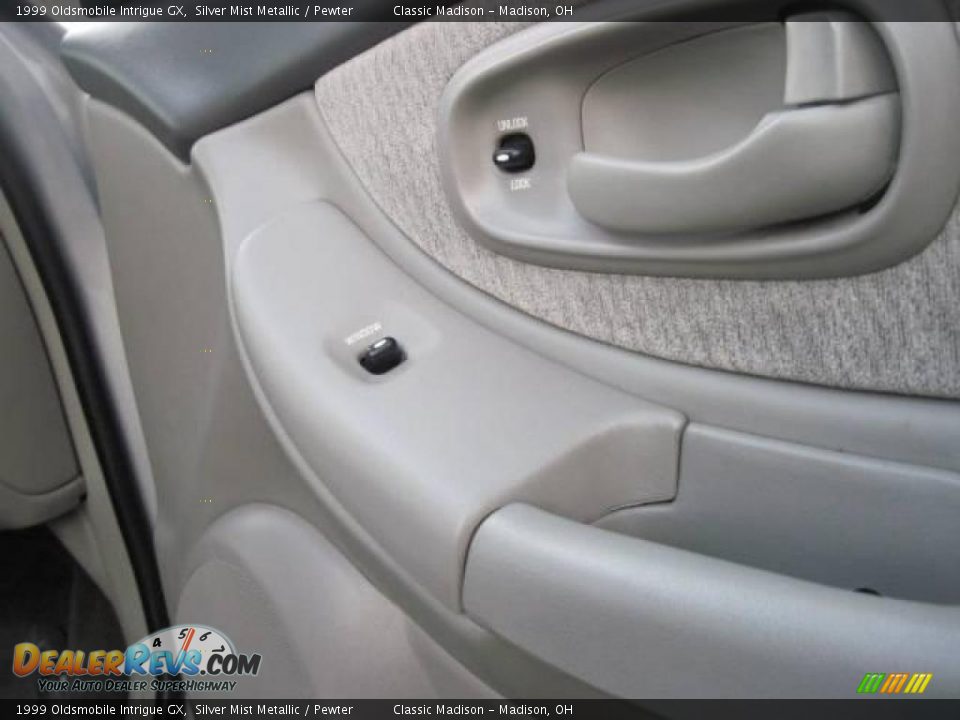 1999 Oldsmobile Intrigue GX Silver Mist Metallic / Pewter Photo #19