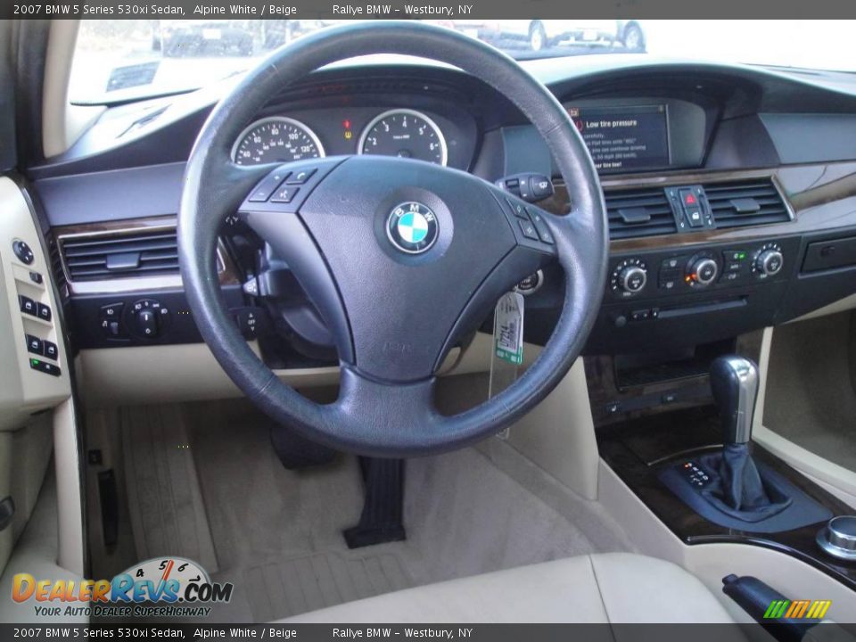 2007 BMW 5 Series 530xi Sedan Alpine White / Beige Photo #11