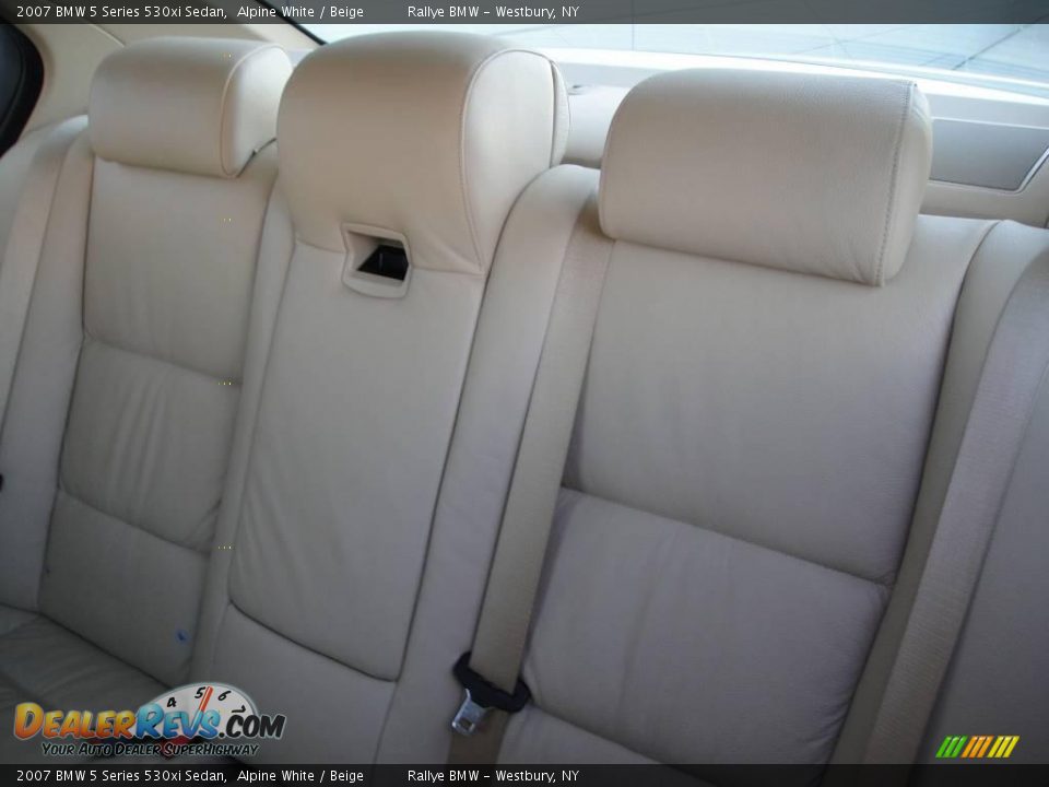 2007 BMW 5 Series 530xi Sedan Alpine White / Beige Photo #14