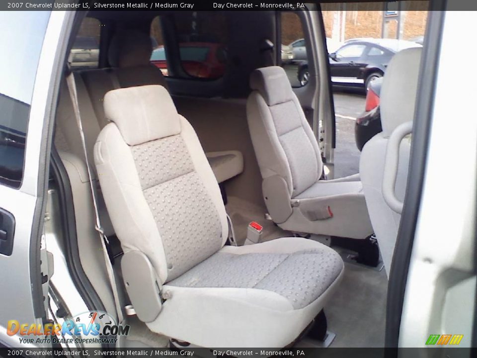 2007 Chevrolet Uplander LS Silverstone Metallic / Medium Gray Photo #10