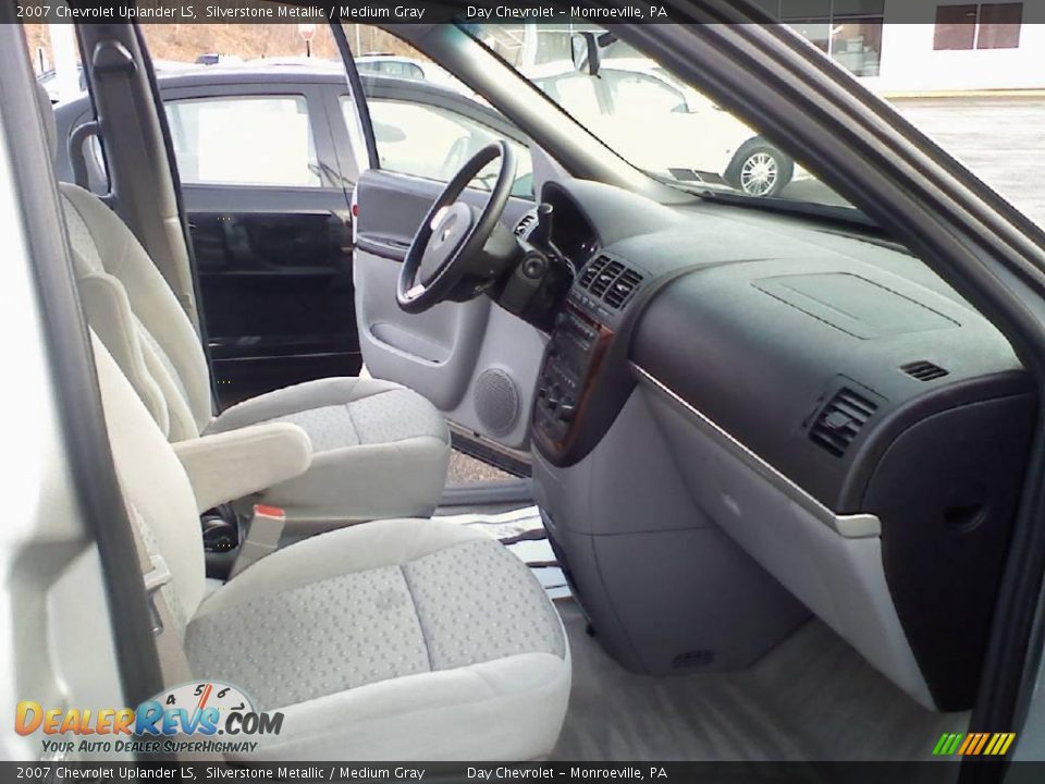 2007 Chevrolet Uplander LS Silverstone Metallic / Medium Gray Photo #11