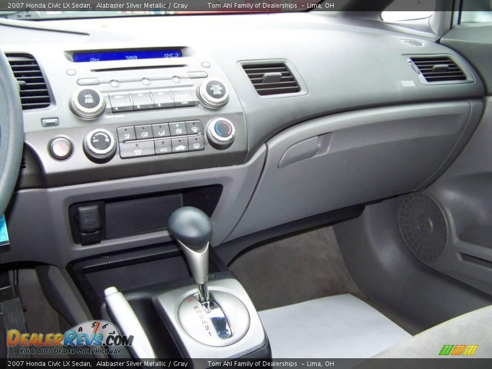 2007 Honda Civic LX Sedan Alabaster Silver Metallic / Gray Photo #17