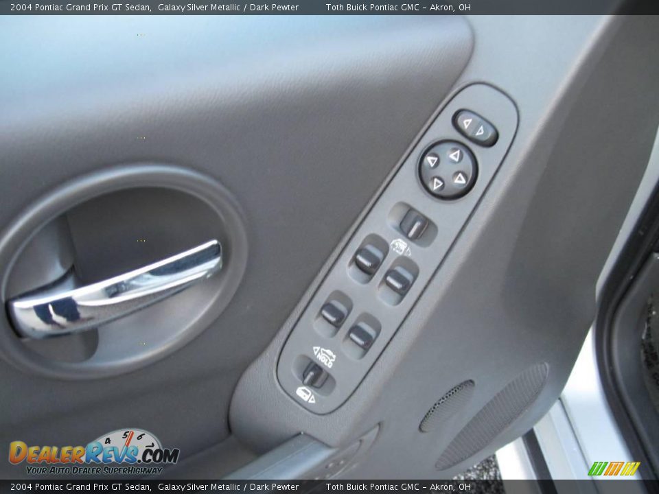2004 Pontiac Grand Prix GT Sedan Galaxy Silver Metallic / Dark Pewter Photo #10