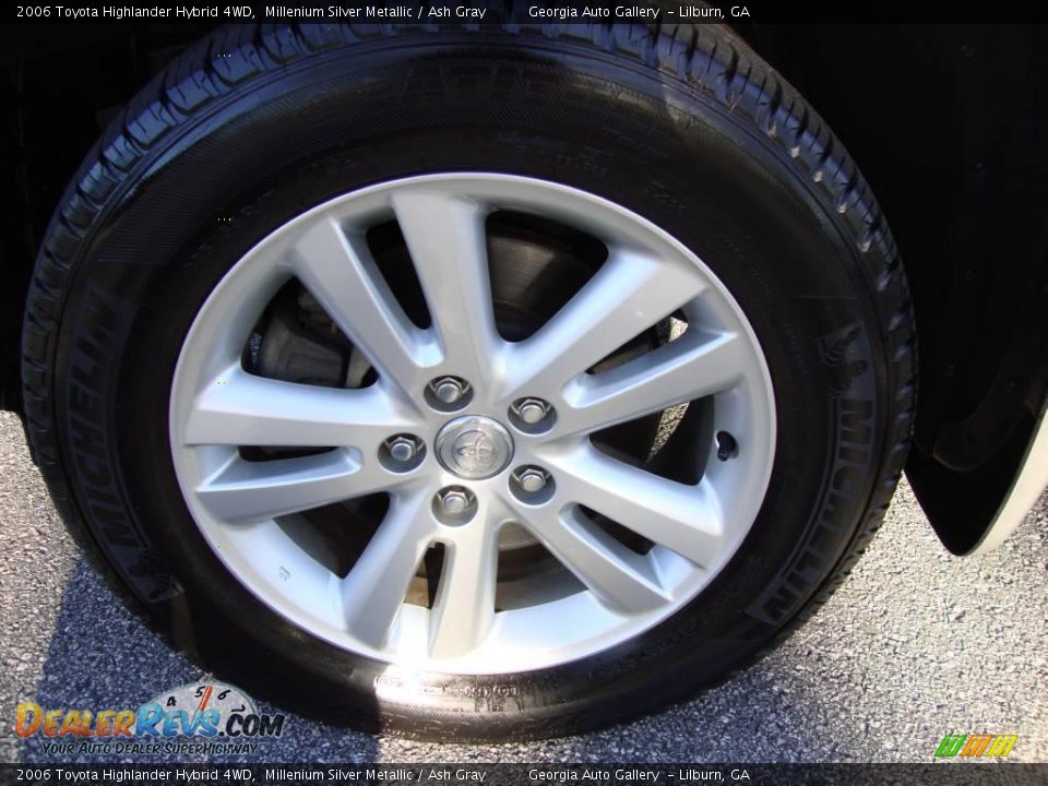 2006 Toyota Highlander Hybrid 4WD Millenium Silver Metallic / Ash Gray Photo #17