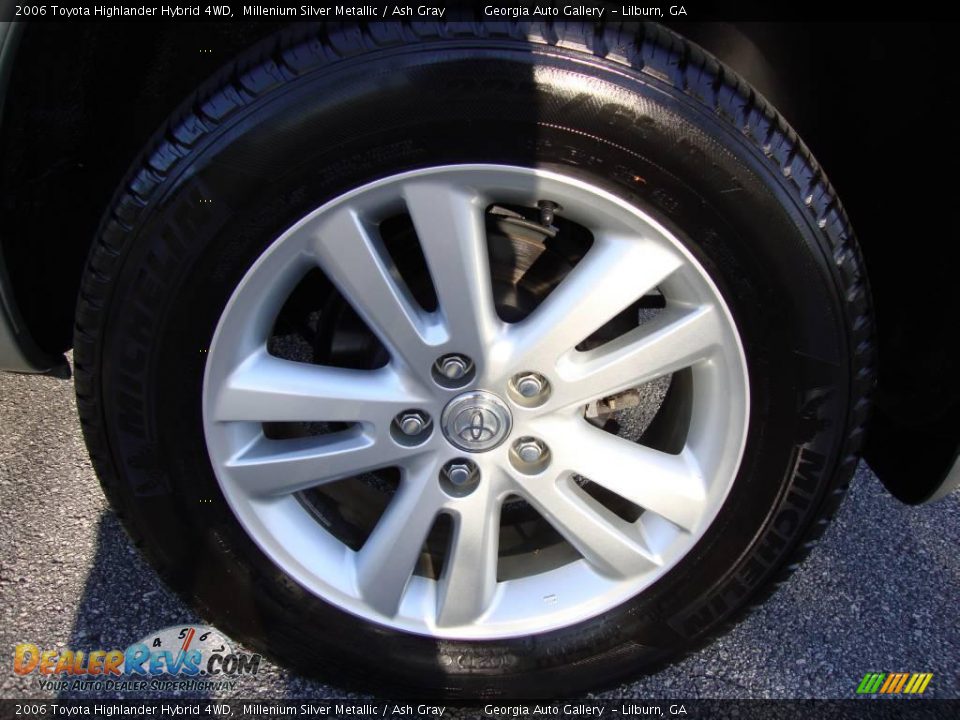 2006 Toyota Highlander Hybrid 4WD Millenium Silver Metallic / Ash Gray Photo #19