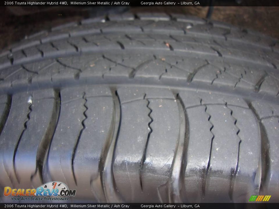 2006 Toyota Highlander Hybrid 4WD Millenium Silver Metallic / Ash Gray Photo #22