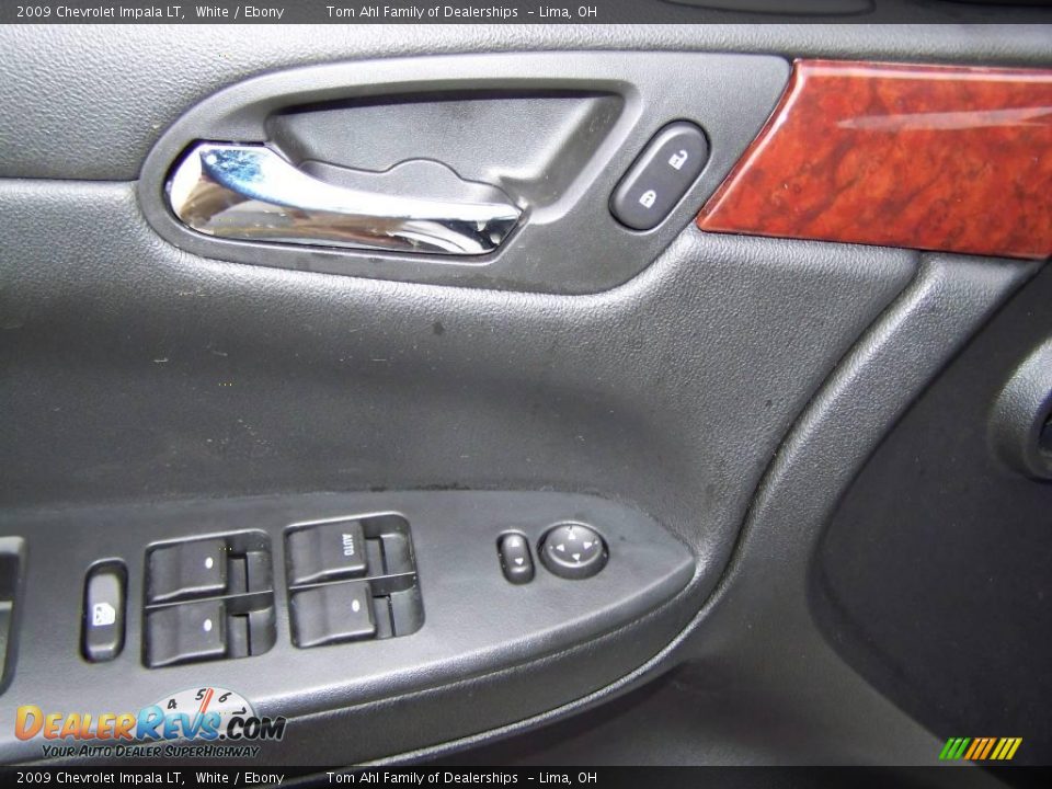 2009 Chevrolet Impala LT White / Ebony Photo #12